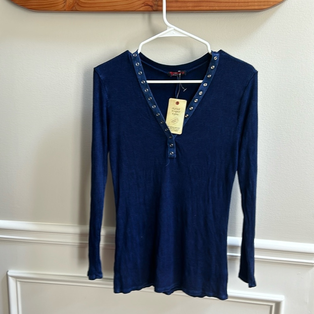 Women’s 🆕T•Party Button Long Sleeve Top